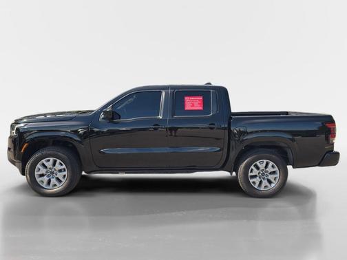 Black 2023 Nissan Frontier SV