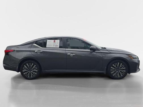 Gun Metallic 2025 Nissan Altima SV