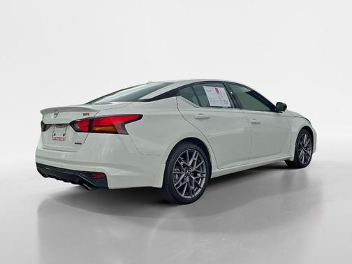 2024 Nissan Altima 2.0 SR
