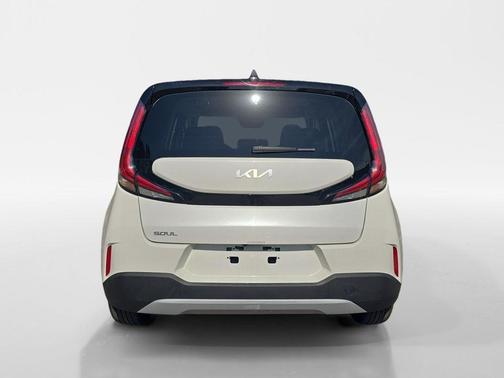 Snow White Pearl 2024 Kia Soul LX
