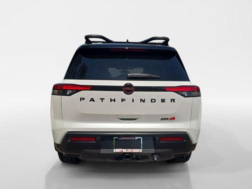 White / Black 2026 Nissan Pathfinder Rock Creek