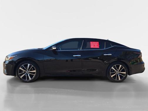 2022 Nissan Maxima SV