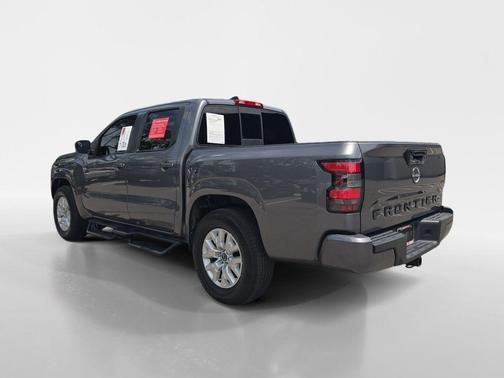 Gun Metallic 2022 Nissan Frontier SV