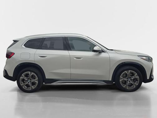 Alpine White 2025 BMW X1 xDrive28i