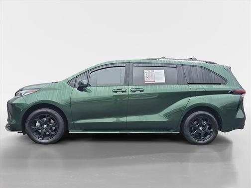 2025 Toyota Sienna Woodland Edition