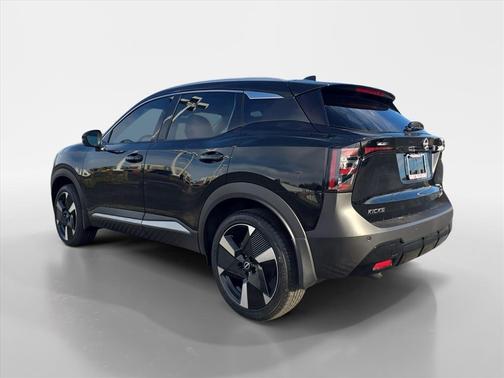 Super Black 2026 Nissan Kicks SR