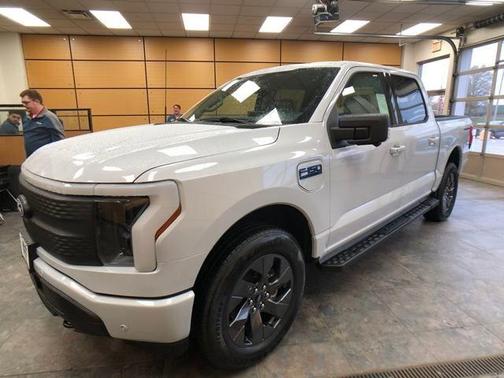 2025 Ford F-150 Lightning Flash