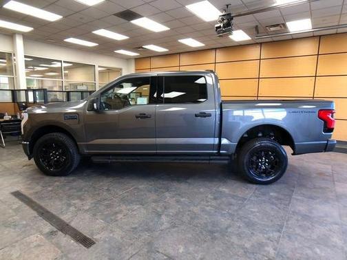 2025 Ford F-150 Lightning XLT