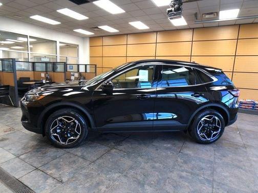 2026 Ford Escape Platinum