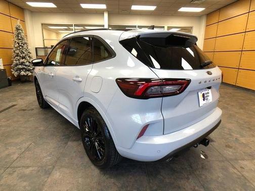 2026 Ford Escape ST-Line Elite