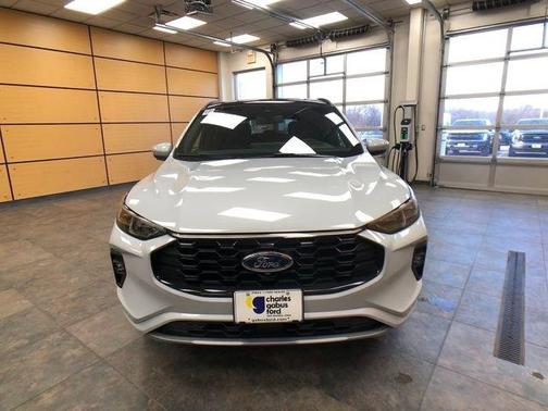 2026 Ford Escape ST-Line Elite