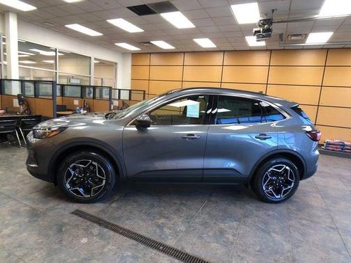 2026 Ford Escape Platinum