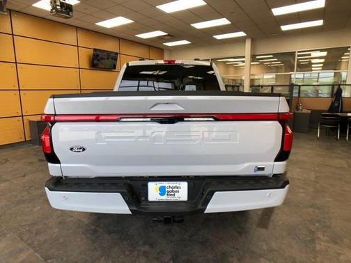 2025 Ford F-150 Lightning LARIAT