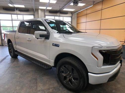 2025 Ford F-150 Lightning LARIAT