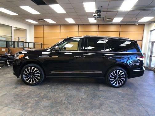 2022 Lincoln Navigator Black Label