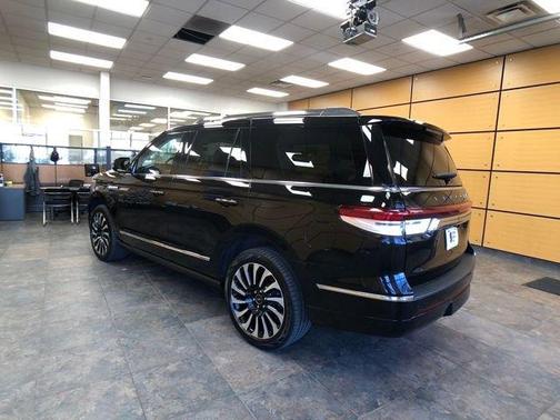 2022 Lincoln Navigator Black Label