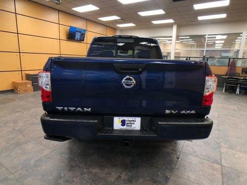 2021 Nissan Titan SV