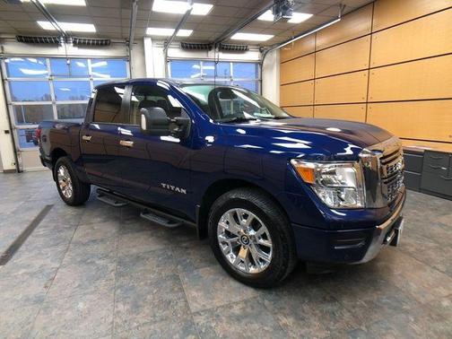 2021 Nissan Titan SV