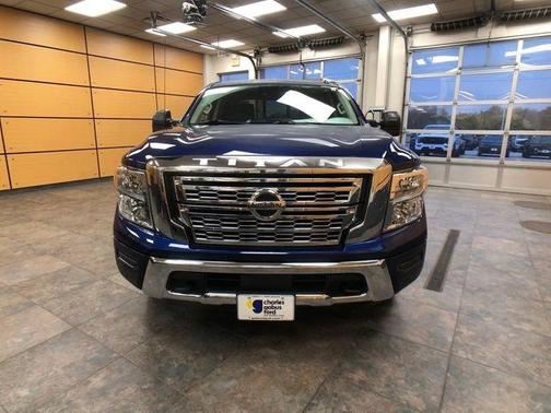 2021 Nissan Titan SV