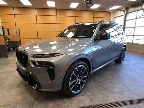 2025 BMW X7 M60i