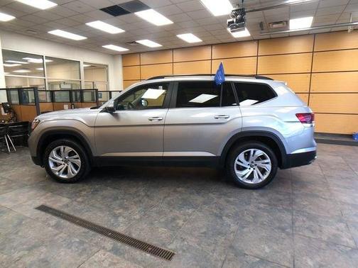 2022 Volkswagen Atlas 3.6L SE w/Technology