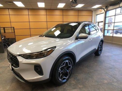 2026 Ford Escape Platinum