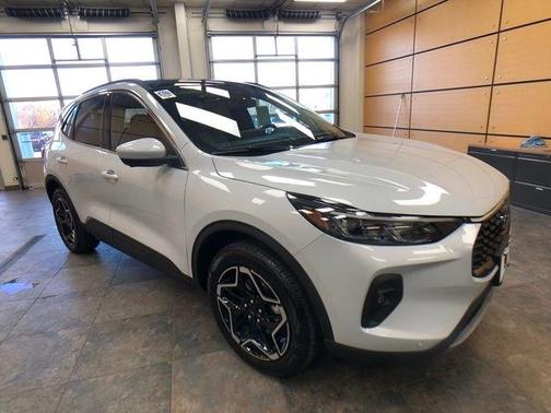 2026 Ford Escape Platinum