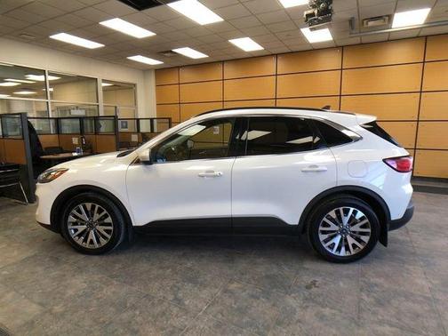 2021 Ford Escape Titanium Hybrid