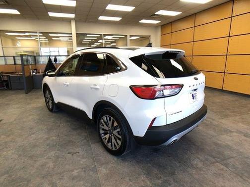 2021 Ford Escape Titanium Hybrid