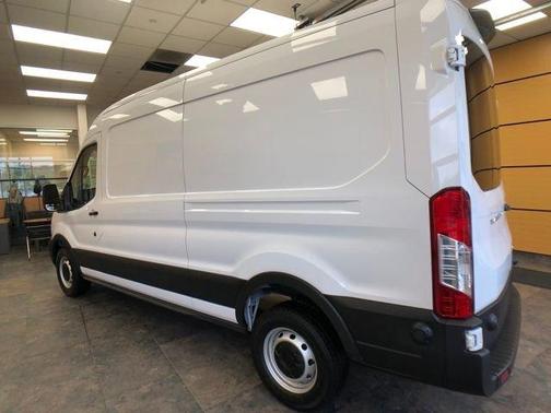 2024 Ford Transit-250 148 WB Medium Roof Cargo
