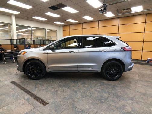 2022 Ford Edge ST Line