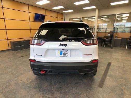 2023 Jeep Cherokee Trailhawk