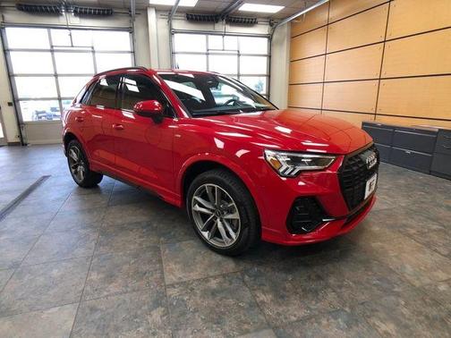 2022 Audi Q3 45 S line Premium