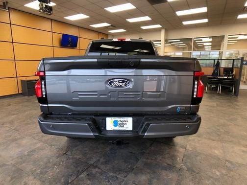2025 Ford F-150 Lightning Flash
