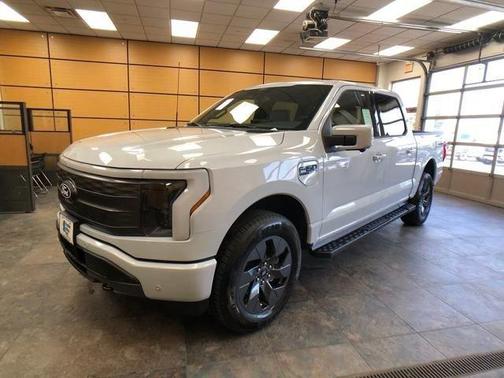 2025 Ford F-150 Lightning LARIAT
