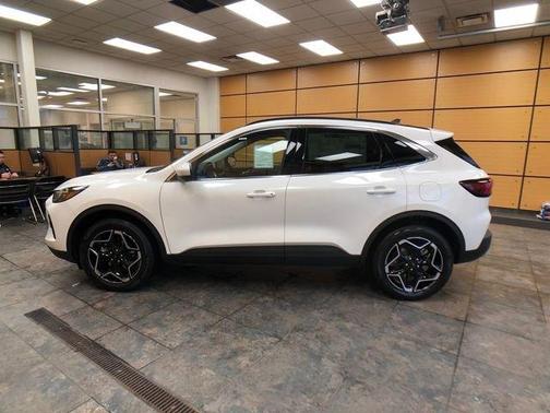 2026 Ford Escape Platinum