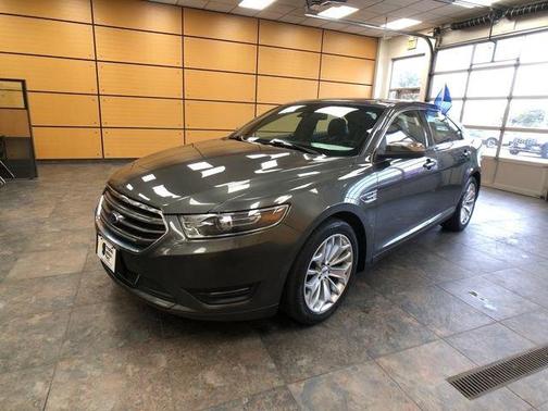 2017 Ford Taurus Limited