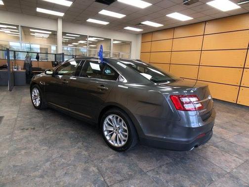 2017 Ford Taurus Limited