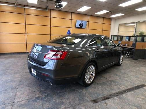 2017 Ford Taurus Limited