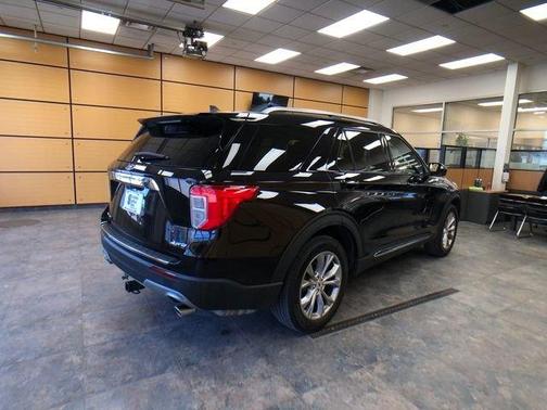 Black Metallic 2022 Ford Explorer Limited
