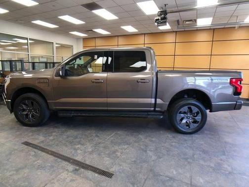 2022 Ford F-150 Lightning LARIAT