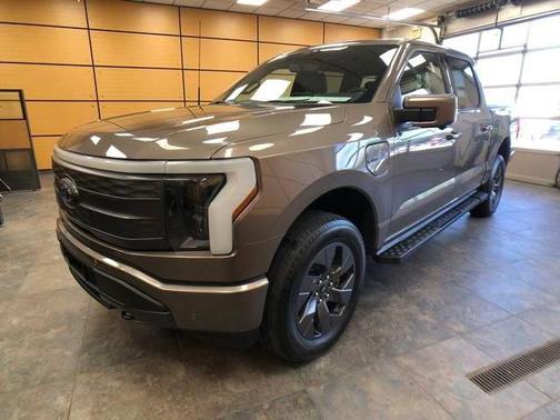 2022 Ford F-150 Lightning LARIAT