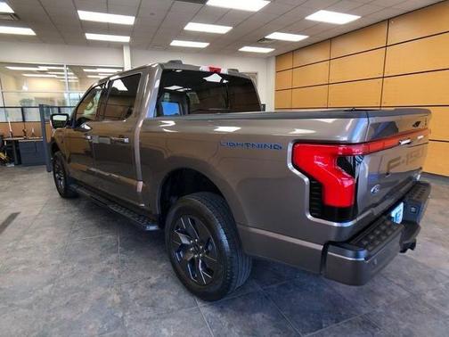2022 Ford F-150 Lightning LARIAT