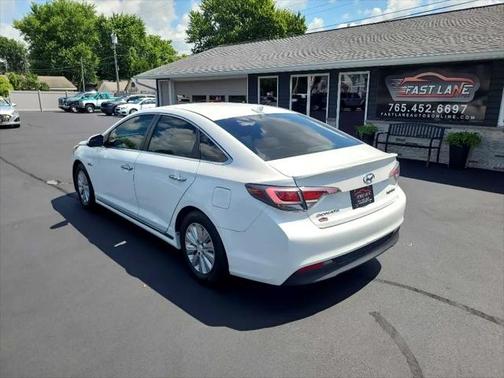 2017 Hyundai SONATA Hybrid SE