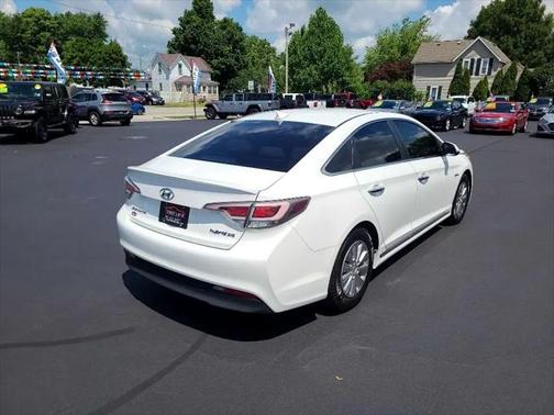 2017 Hyundai SONATA Hybrid SE