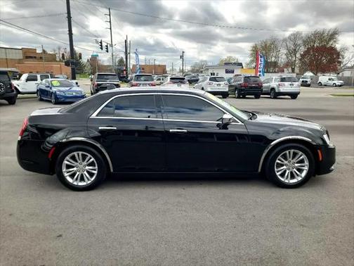 2017 Chrysler 300C Base