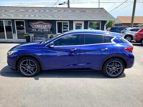 2017 INFINITI QX30 Premium