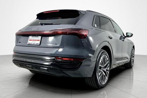 2024 Audi Q8 e-tron Prestige