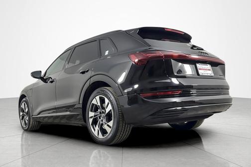 2023 Audi e-tron Premium quattro