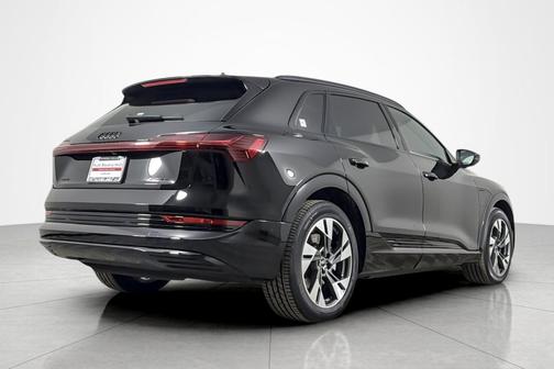 2023 Audi e-tron Premium quattro